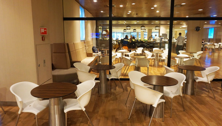 [pic=https://www.falandodeviagem.com.br/imagens20/KLMCrownLoungeAMS36.jpg]
