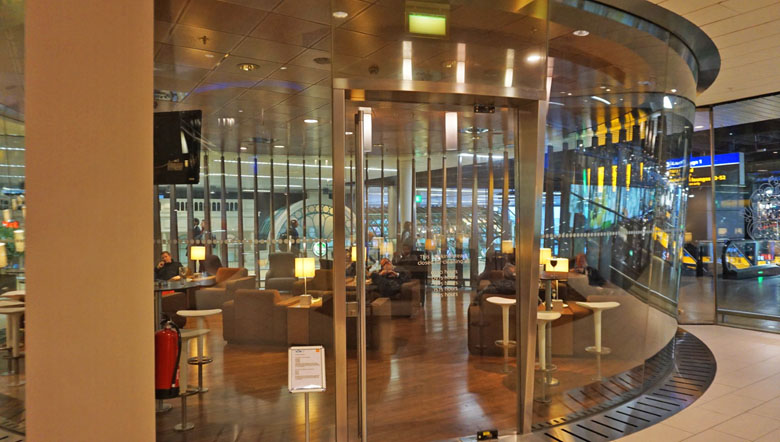 [pic=https://www.falandodeviagem.com.br/imagens20/KLMCrownLoungeAMS5.jpg]