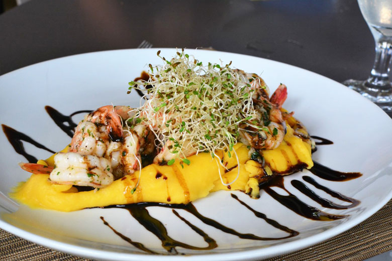 [pic=https://www.falandodeviagem.com.br/imagens20/restaurantecampobahia14.jpg]