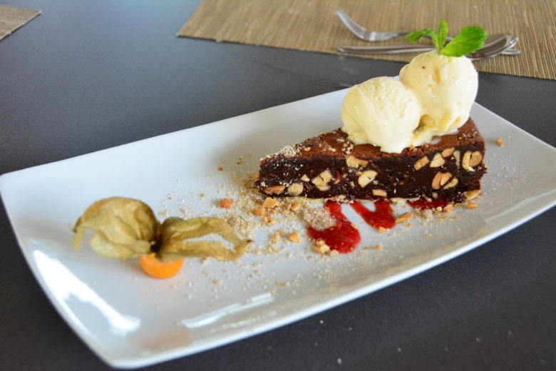 [pic=https://www.falandodeviagem.com.br/imagens20/restaurantecampobahia19.jpg]
